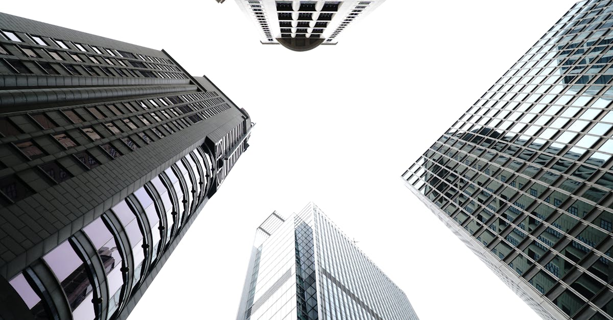 découvrez comment choisir la structure juridique idéale pour votre entreprise afin d'optimiser votre gestion, fiscalité et responsabilité.