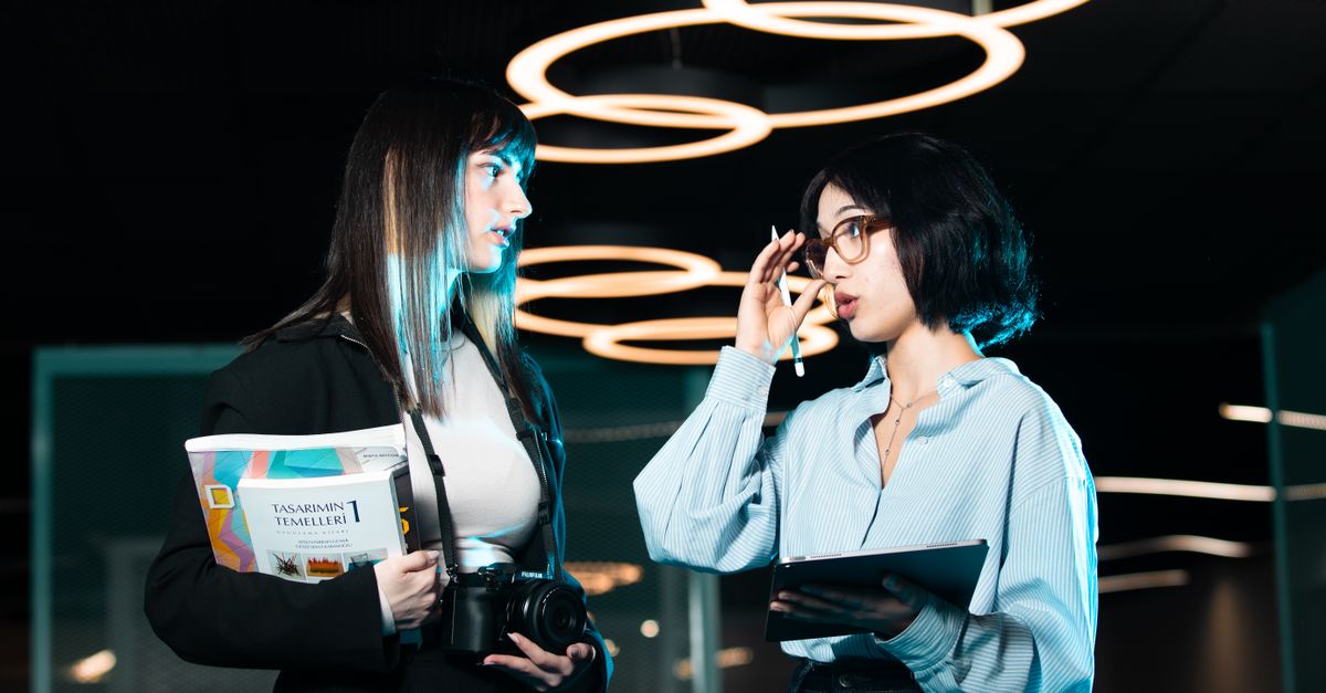 découvrez des emplois créatifs qui stimulent votre imagination et valorisent vos talents artistiques. trouvez des opportunités dans les secteurs du design, de la communication, de la publicité et bien plus.