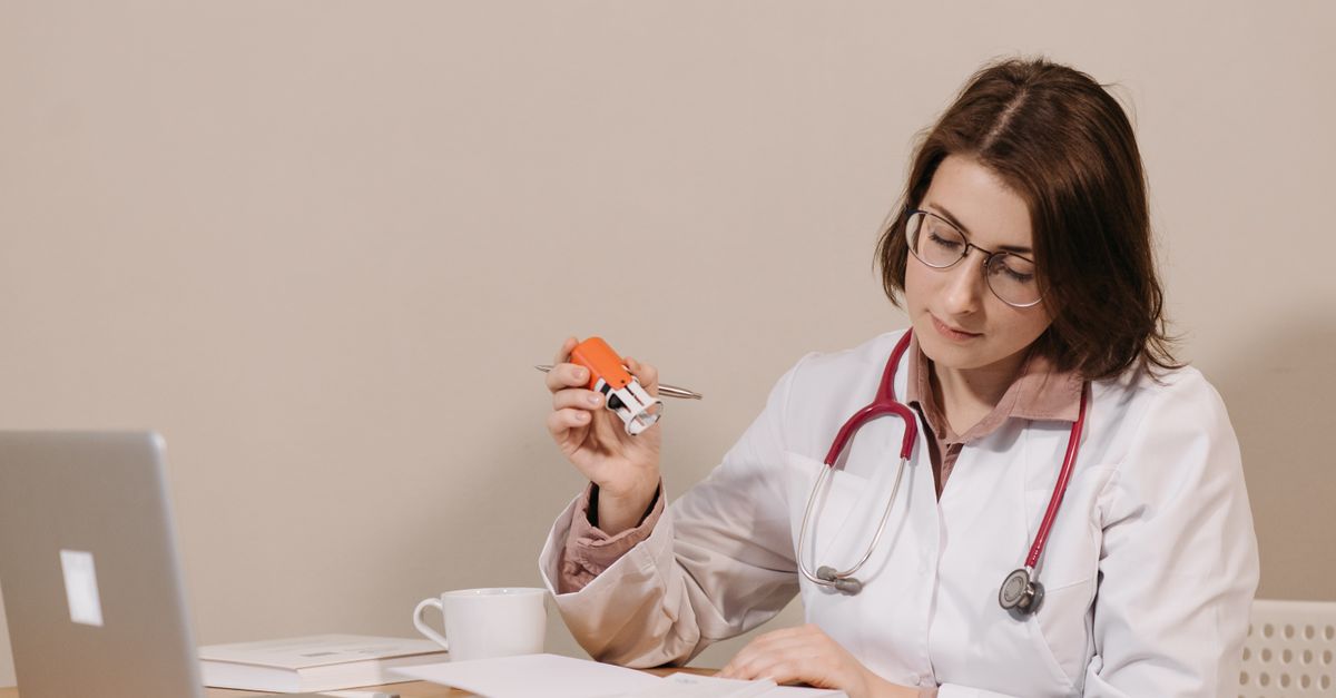 modèle de lettre de motivation pour une reconversion professionnelle en tant que secrétaire médical, mettant en avant vos compétences et motivations.